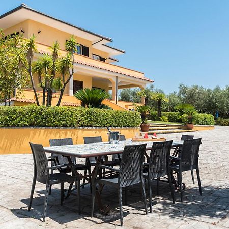 Villa Tina Санта-Мария-ди-Кастеллабате Экстерьер фото