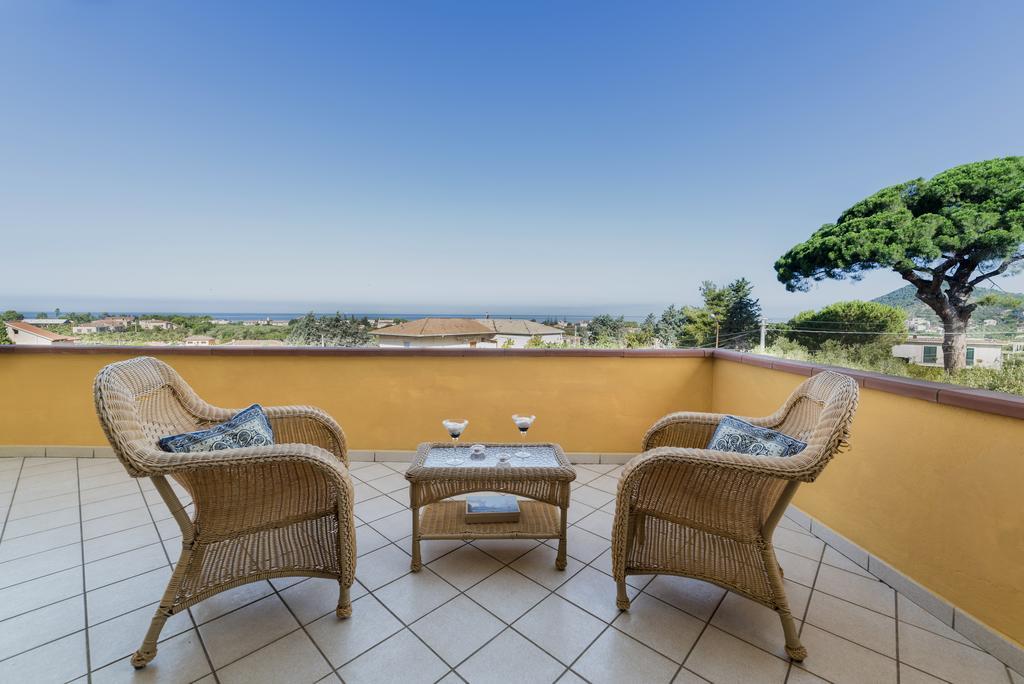 Villa Tina Санта-Мария-ди-Кастеллабате Экстерьер фото