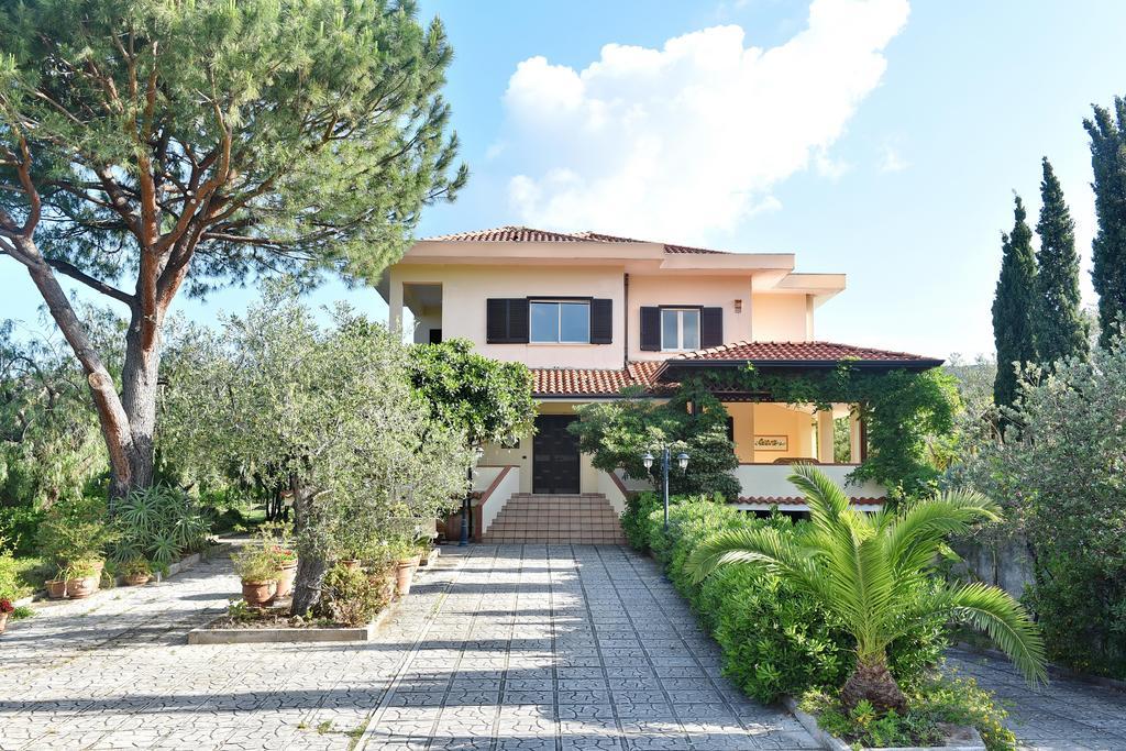 Villa Tina Санта-Мария-ди-Кастеллабате Экстерьер фото
