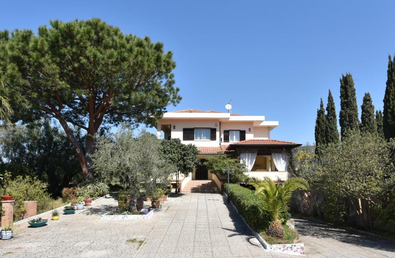 Villa Tina Санта-Мария-ди-Кастеллабате Экстерьер фото