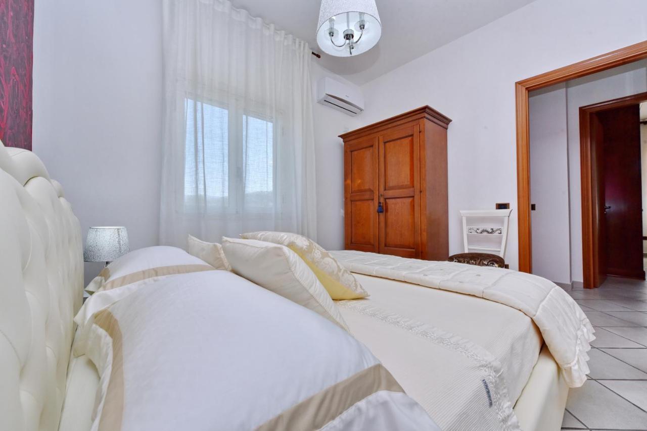 Villa Tina Санта-Мария-ди-Кастеллабате Экстерьер фото