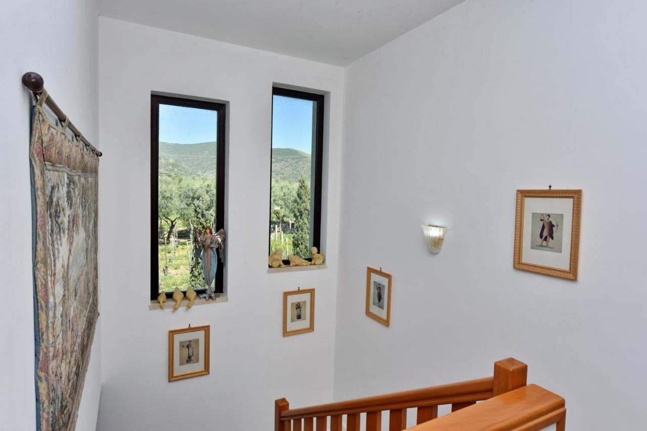 Villa Tina Санта-Мария-ди-Кастеллабате Экстерьер фото
